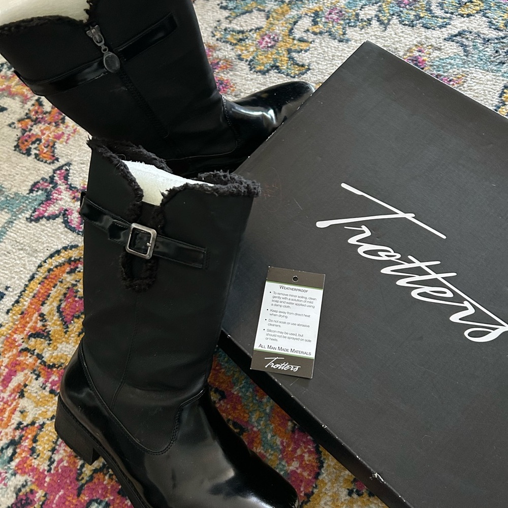 Trotters Black Winter Rain Boots with Buckle Detail and Mid-Calf Design